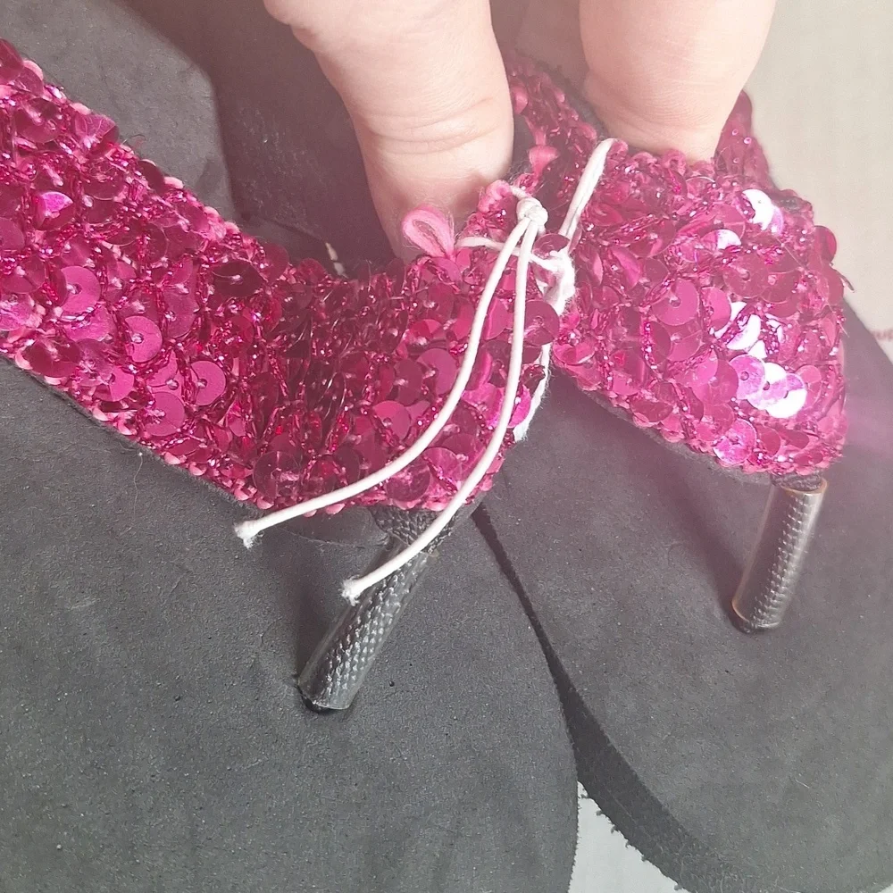 BLACK AND PINK SEQUIN FLIP FLOPS GIRLS SIZE LARGE 4/5